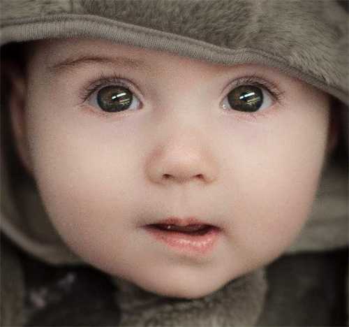 月大的宝宝开始长牙,这是正常现象吗?